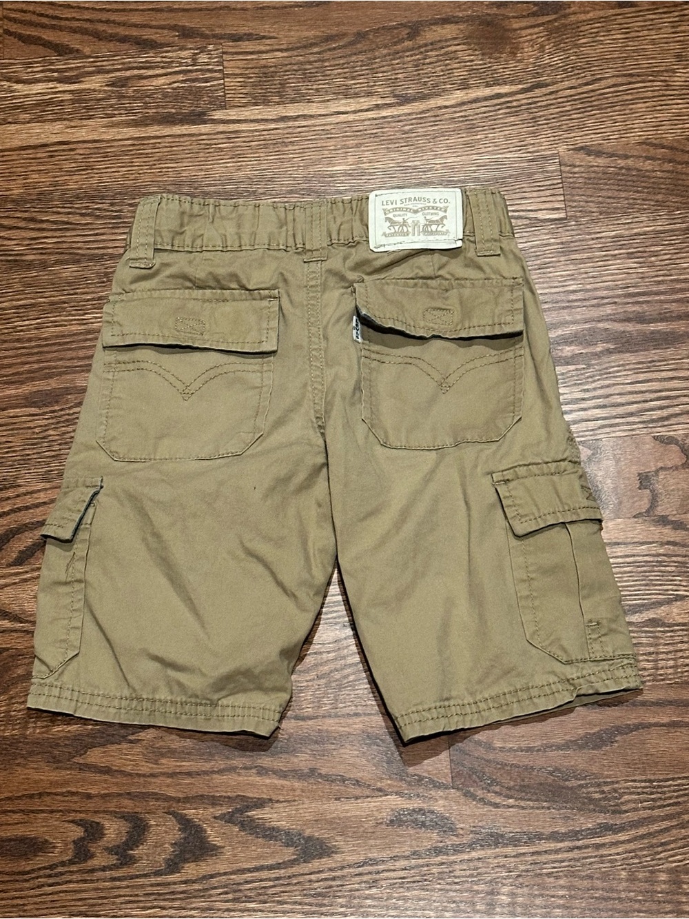 Levi's Kids white tab and white paper label Cargo Shorts in tan size 5